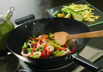 日韩人会炒菜吗视频讲解,跟随视频学习炒菜之道